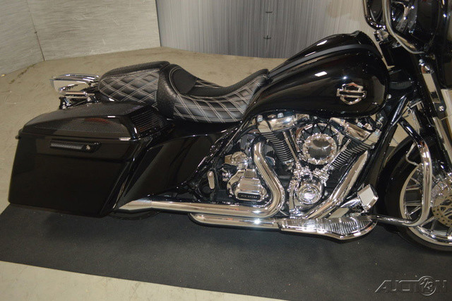 Street Glide®