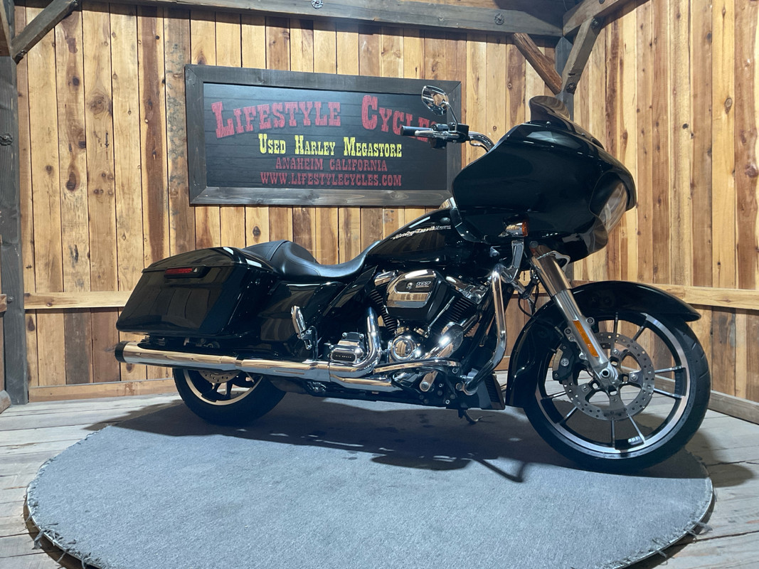 Road Glide®