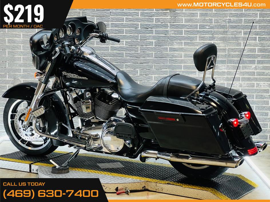 Street Glide®