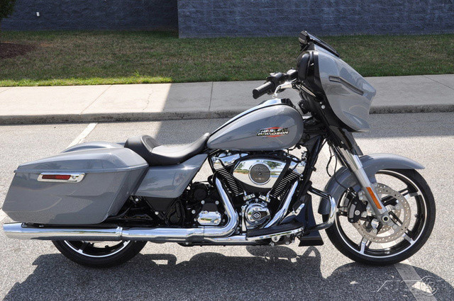 Street Glide®