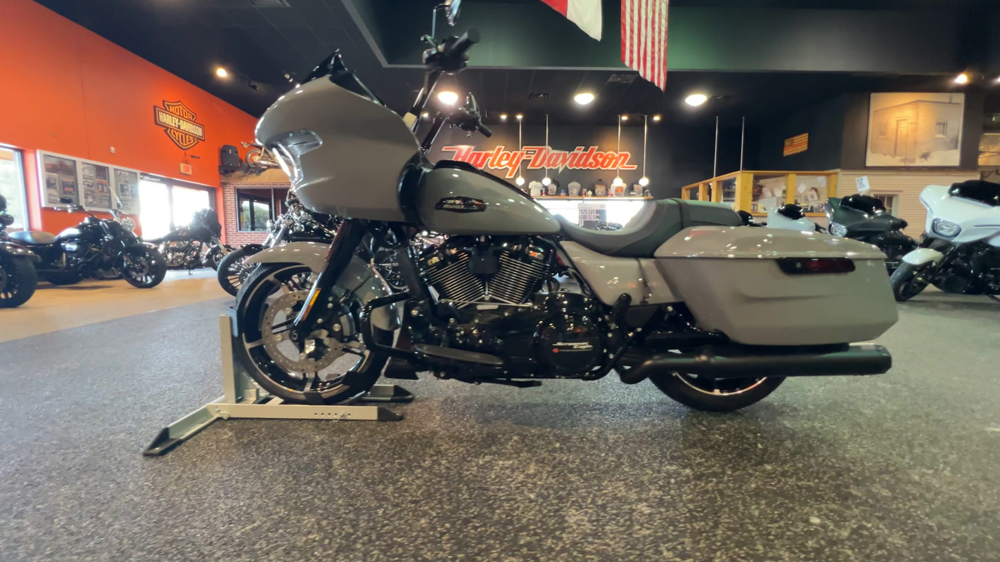 Road Glide®