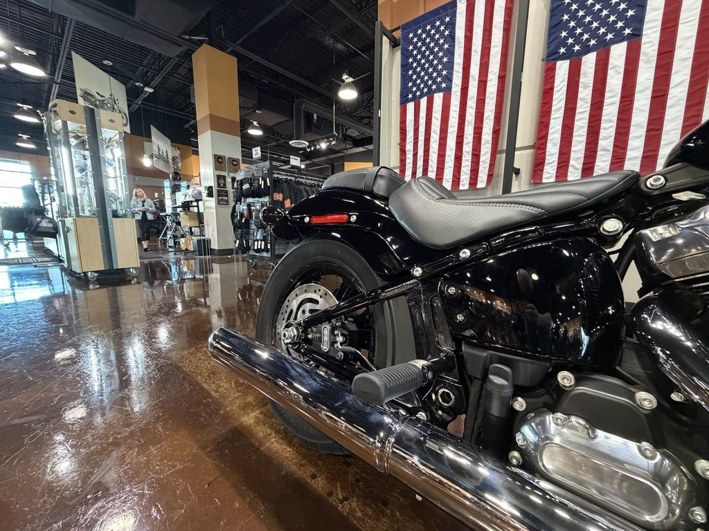 Street Bob®