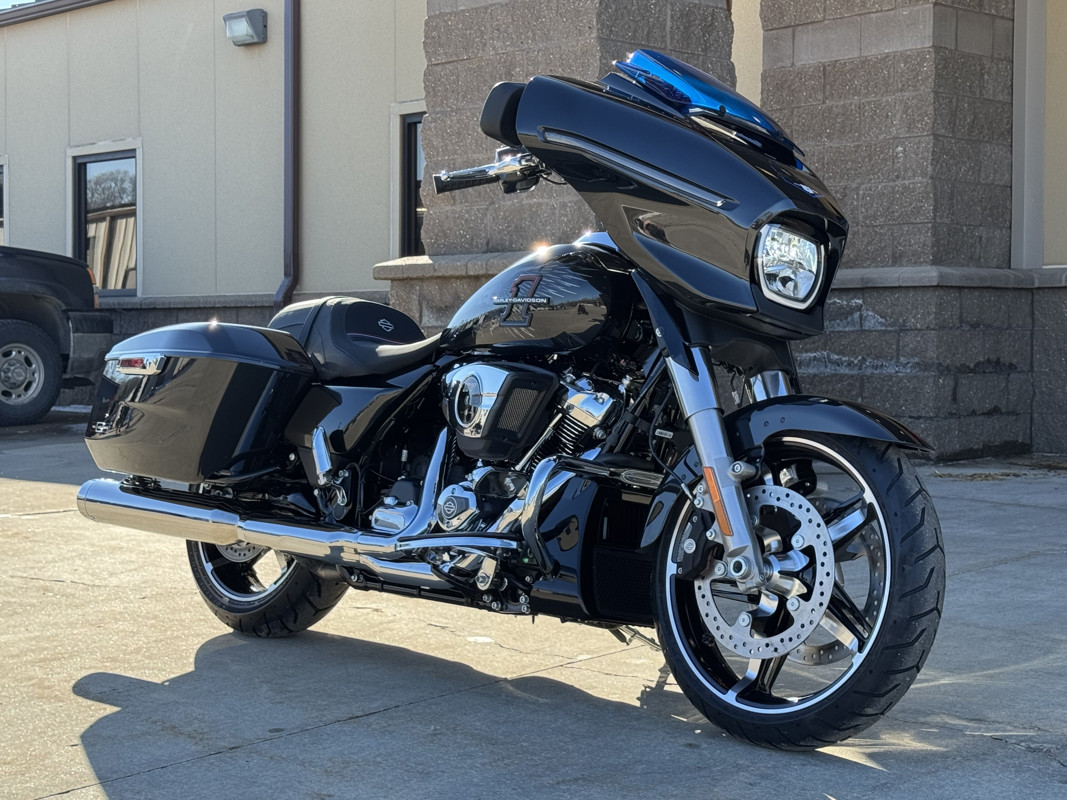Street Glide®