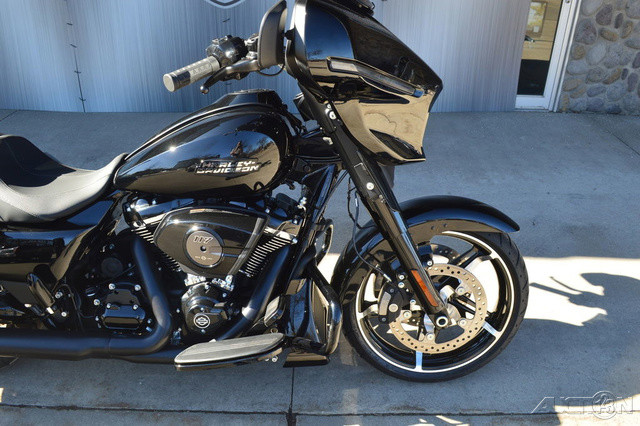 Street Glide®