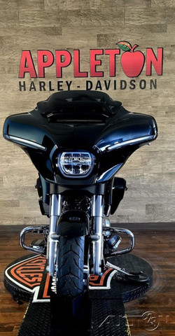 Street Glide®