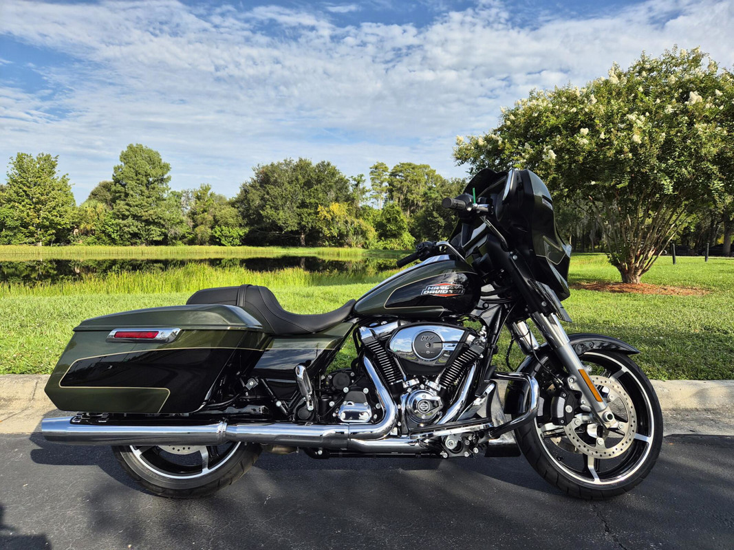 Street Glide®