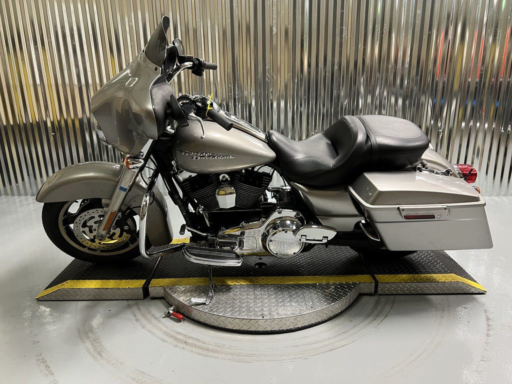 Street Glide®