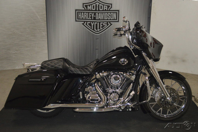 Street Glide®