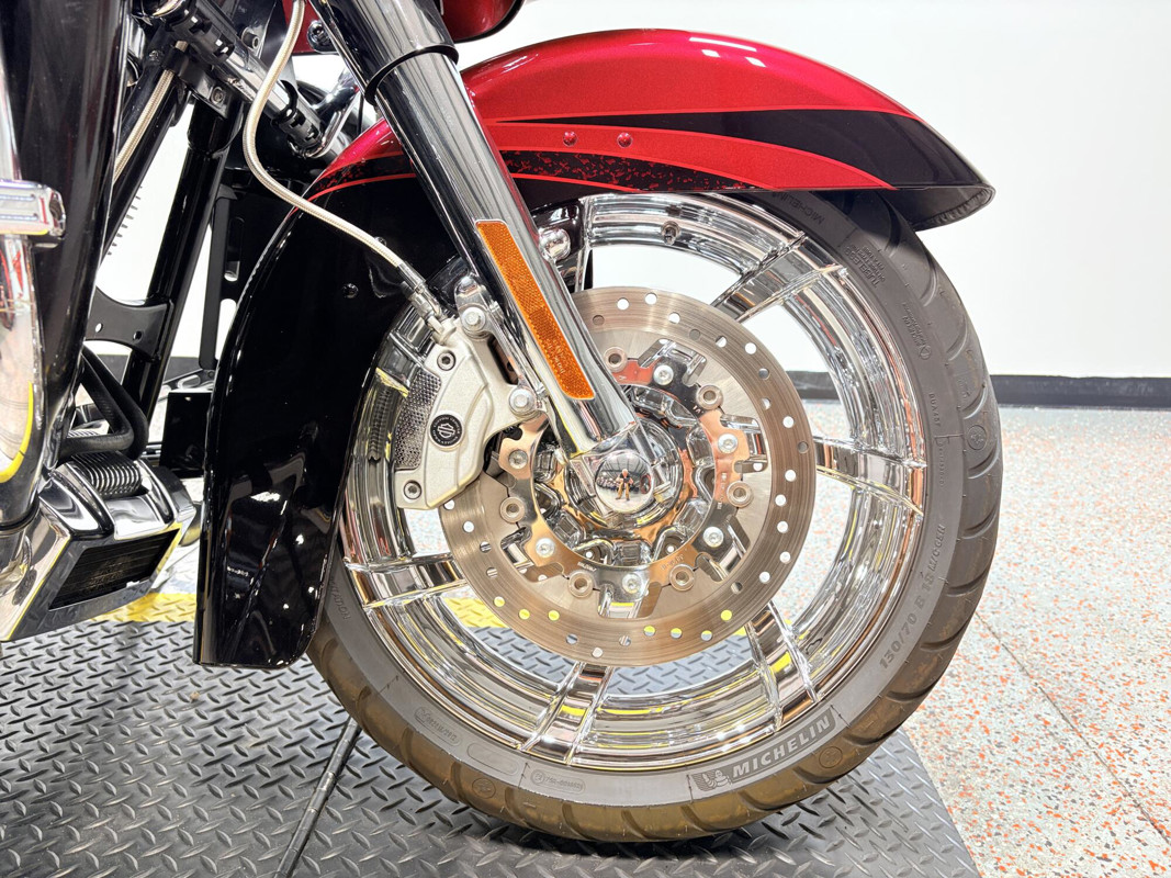 CVO™ Road Glide® Ultra