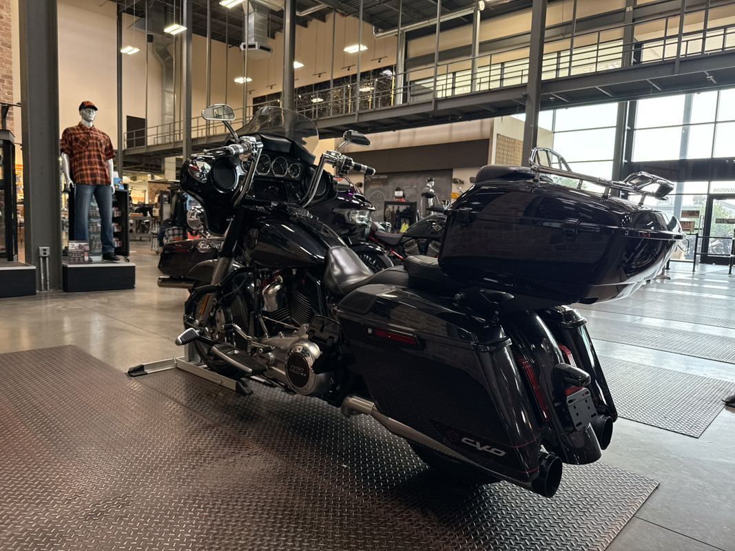 CVO® Street Glide®
