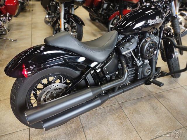 Street Bob®