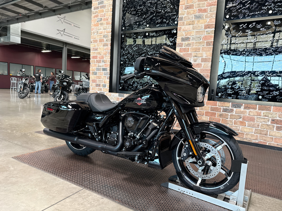 Street Glide®