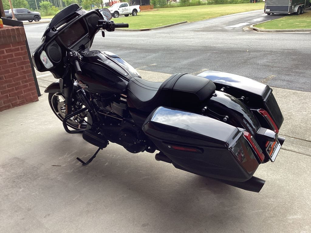 Street Glide®