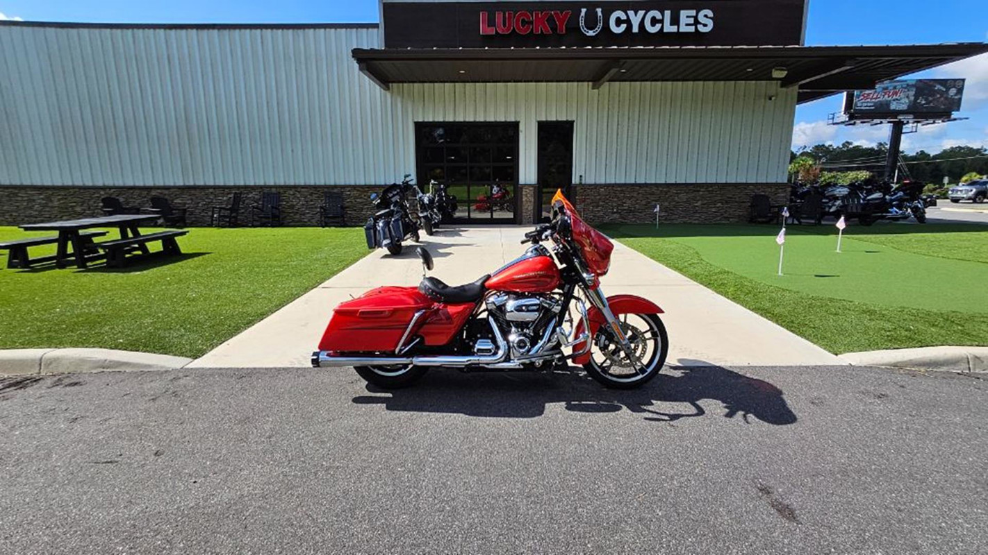 Street Glide®