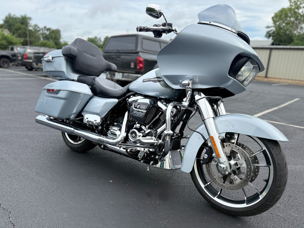 Road Glide®