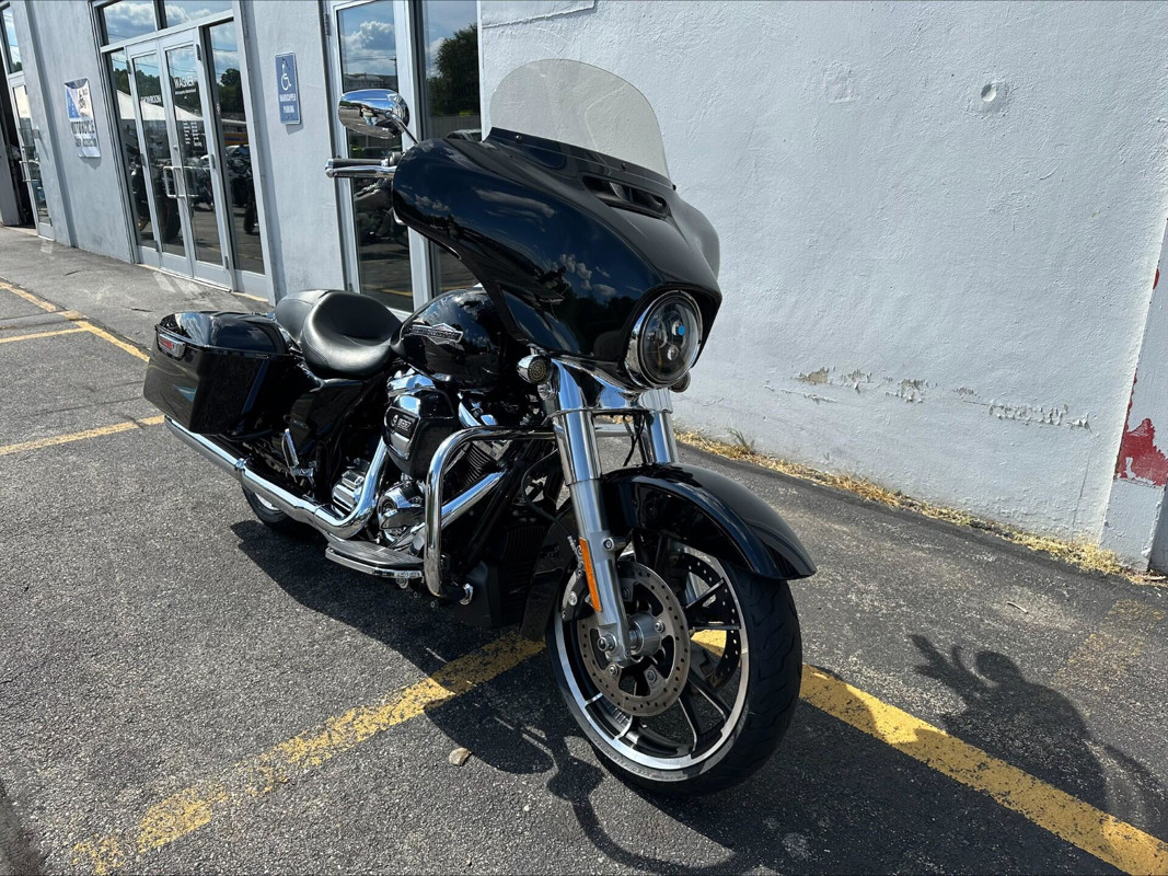 Street Glide®