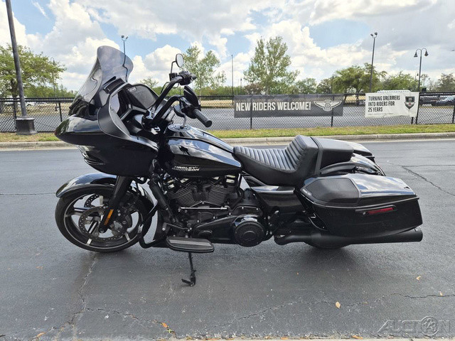 Road Glide®