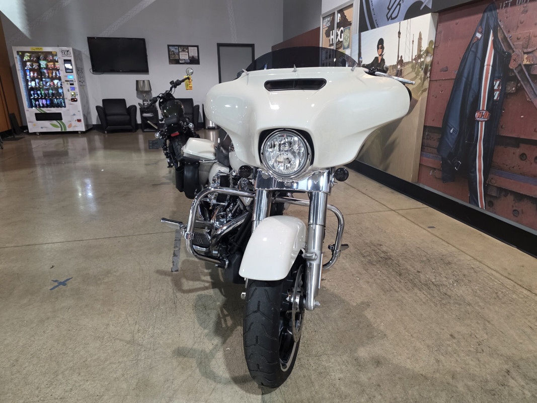 Street Glide®