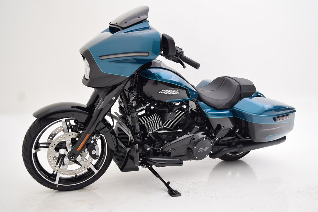 Street Glide®