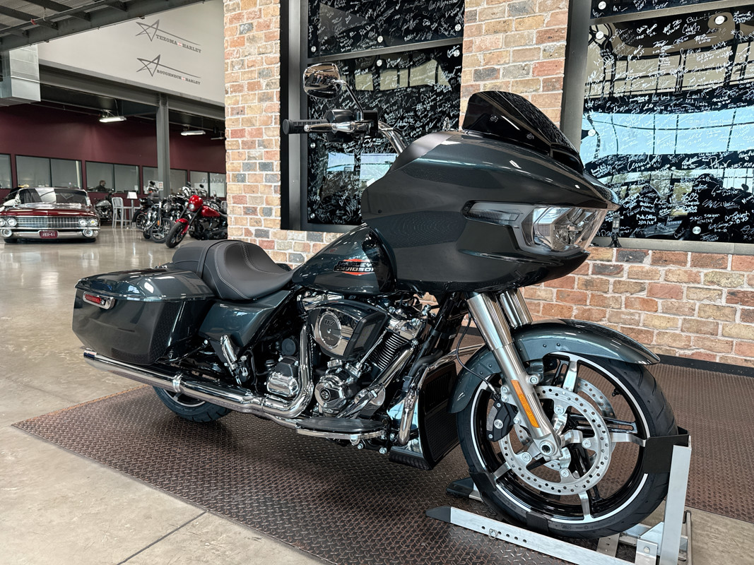 Road Glide®