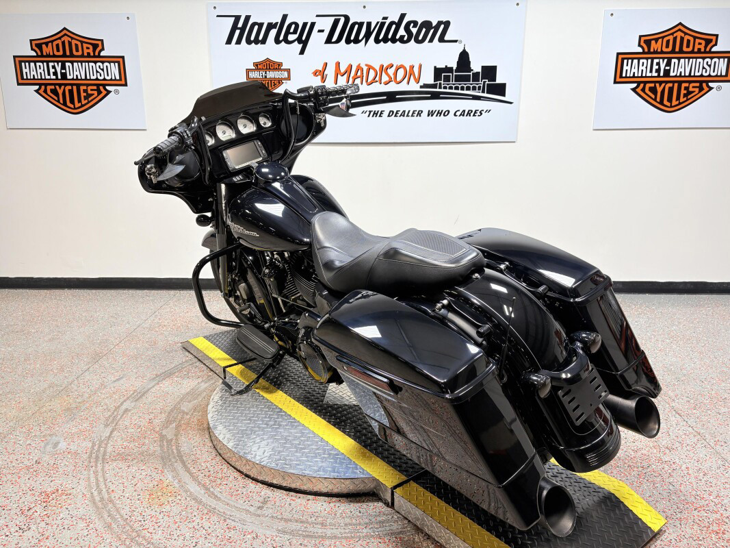 Street Glide® Special