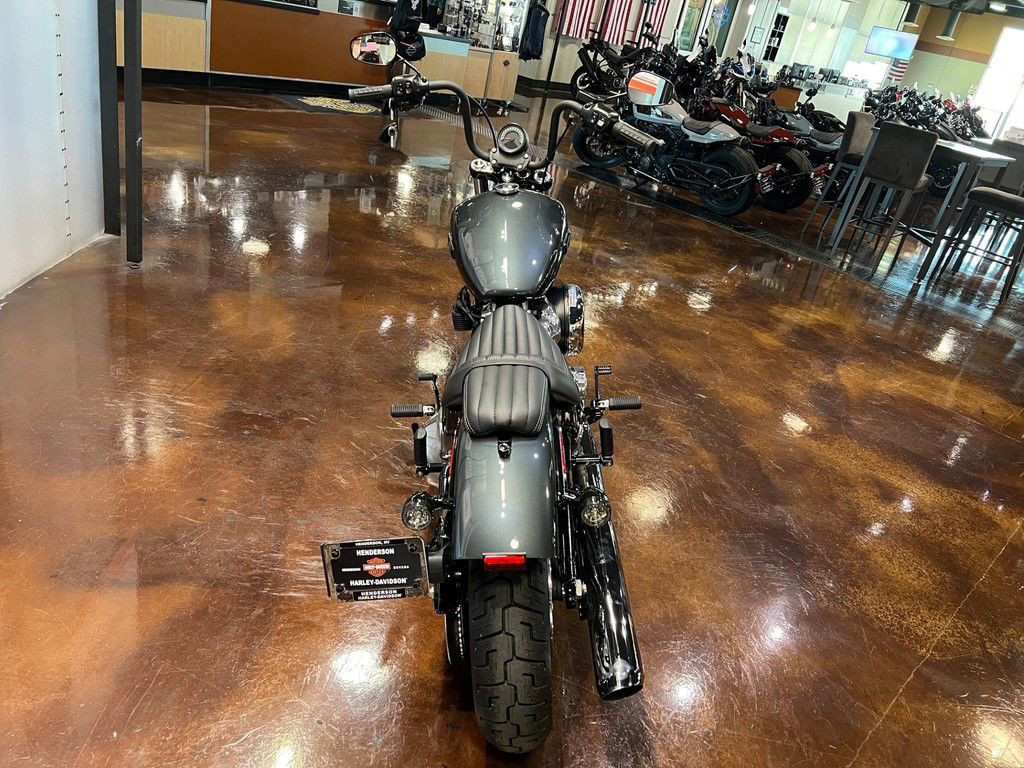 Street Bob®