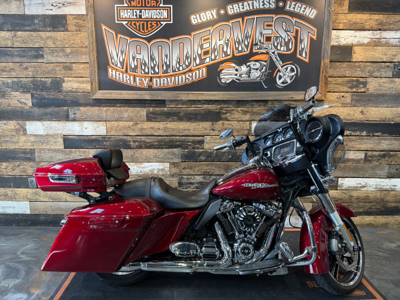 Street Glide®