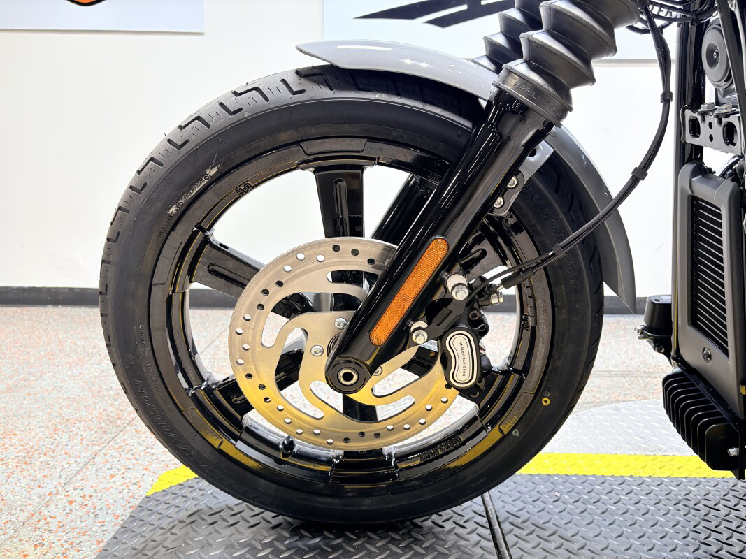 Street Bob®