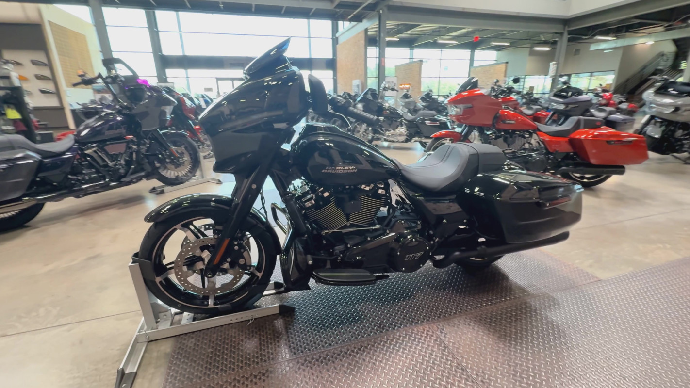 Street Glide®
