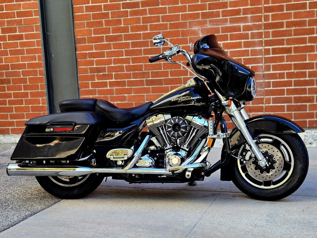 Street Glide®