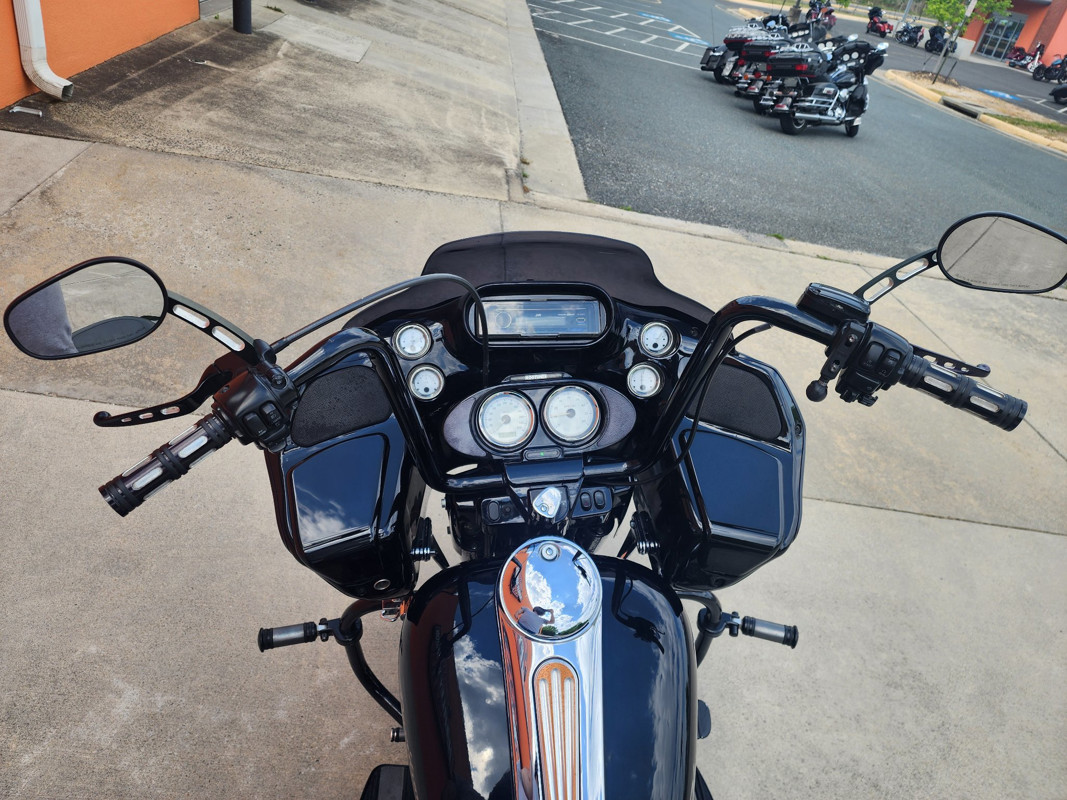 Road Glide® Custom
