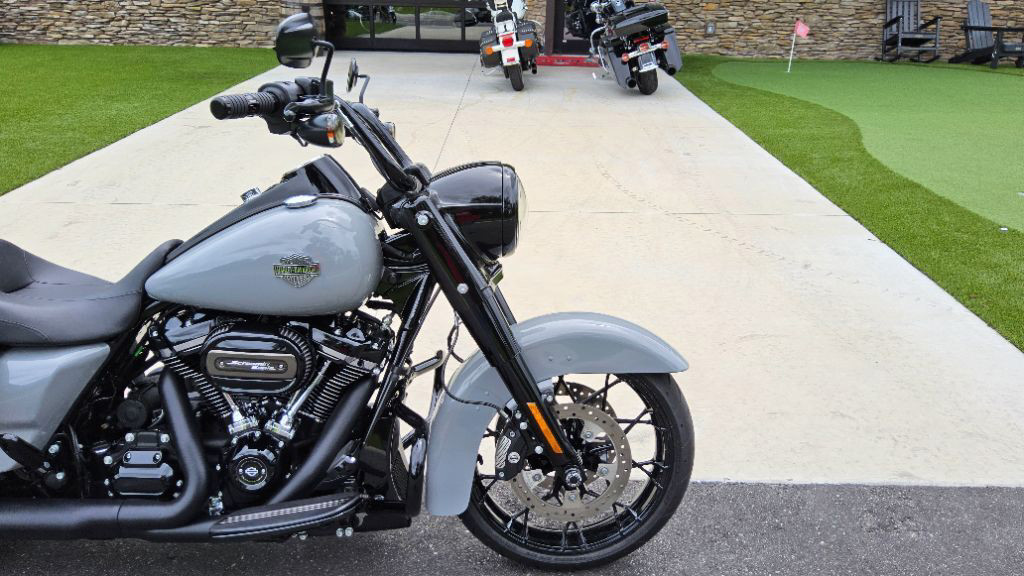 Road Glide®