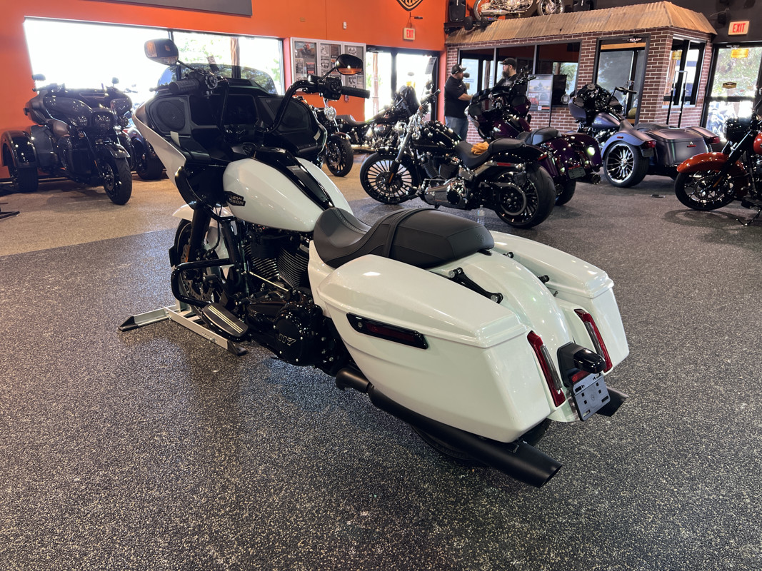 Road Glide®