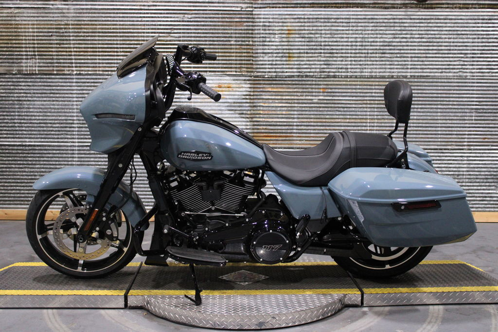 Street Glide®