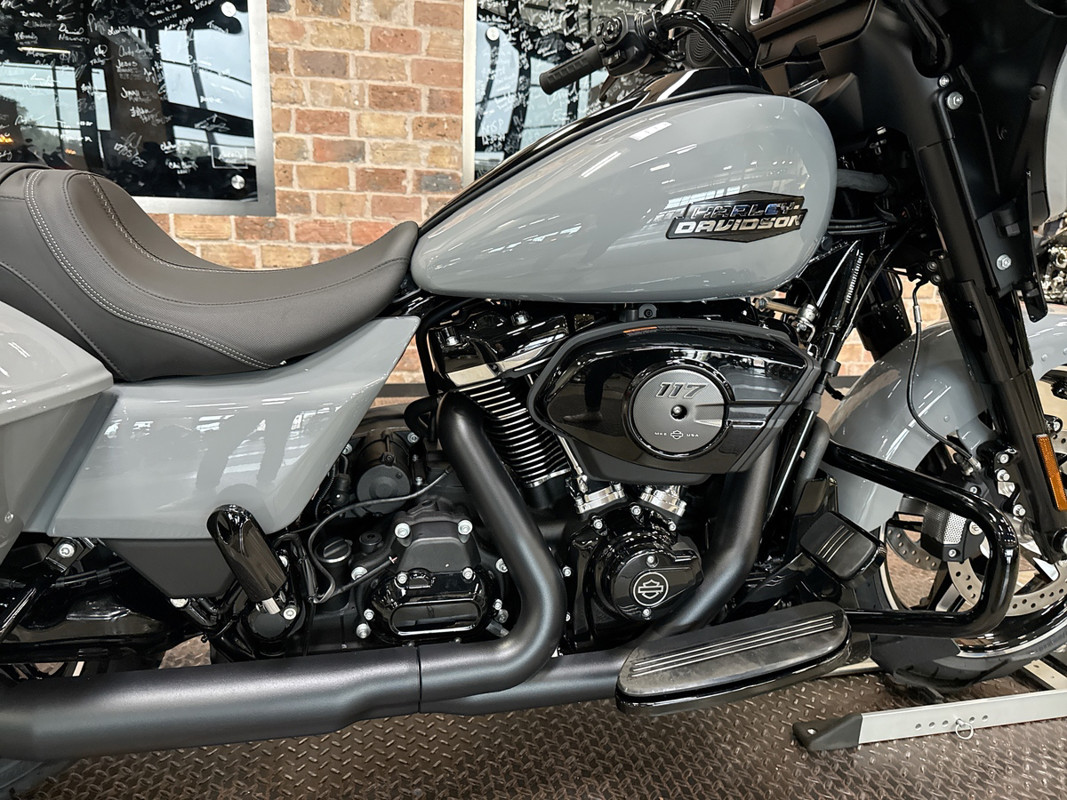 Street Glide®