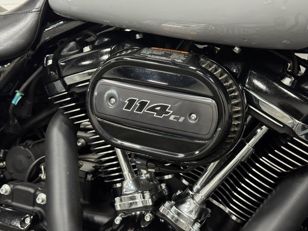 Street Glide®