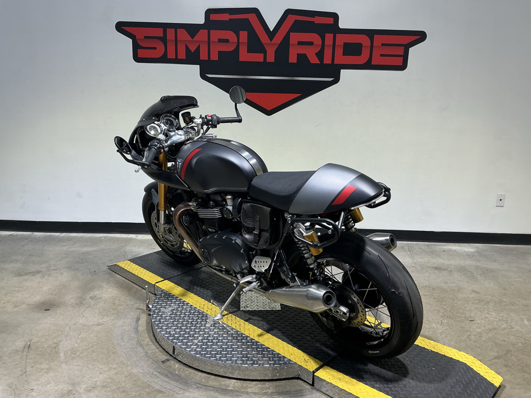 THRUXTON RS