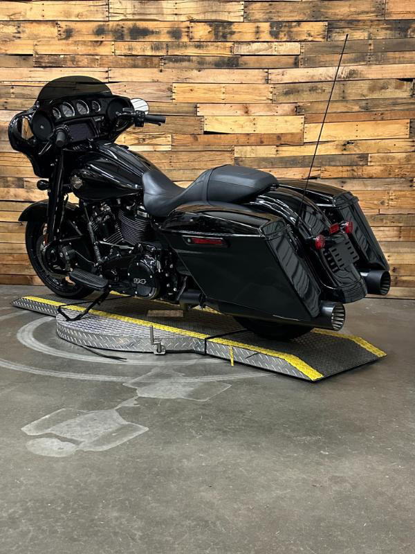 Street Glide®