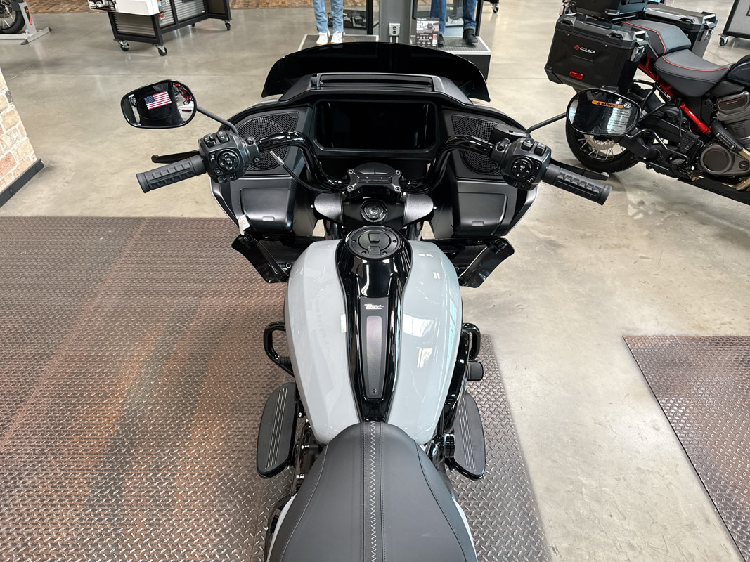 Road Glide®