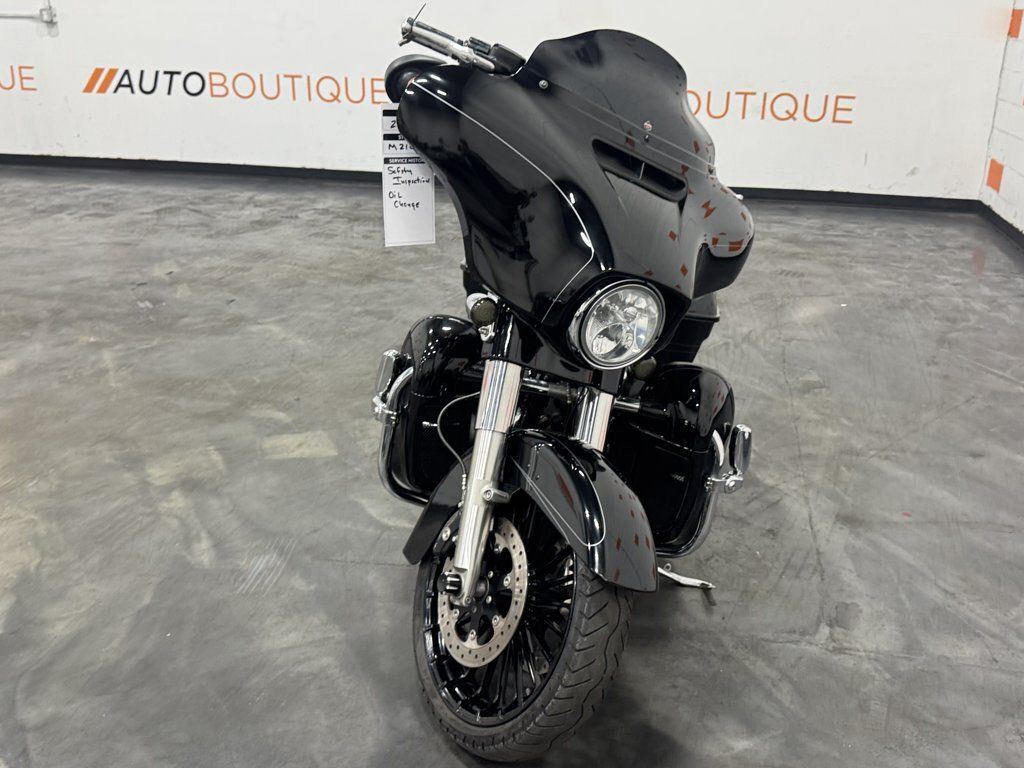Street Glide®