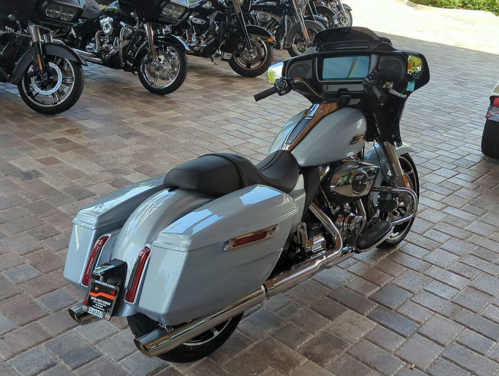 Street Glide®