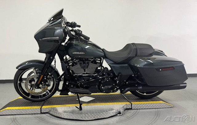 Street Glide®