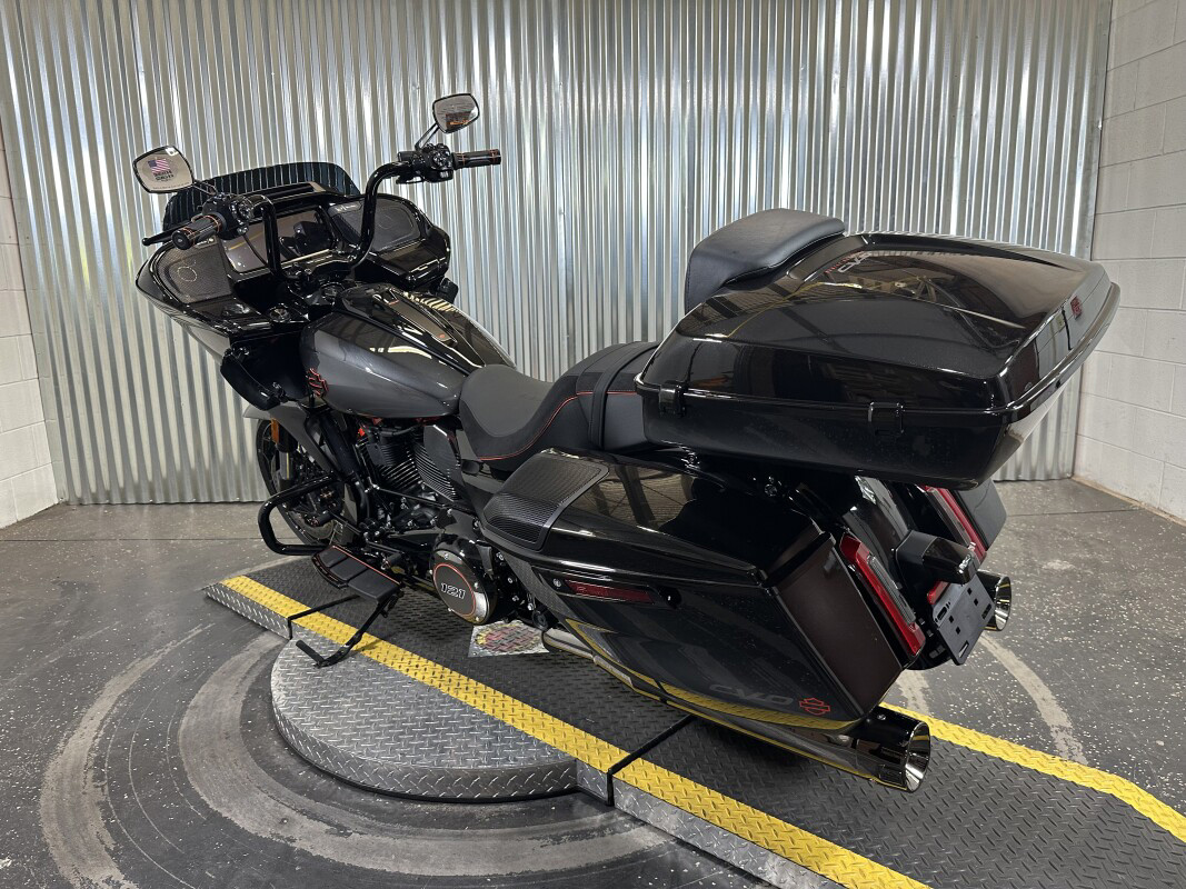CVO® Road Glide®
