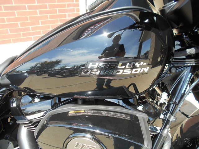 Street Glide®