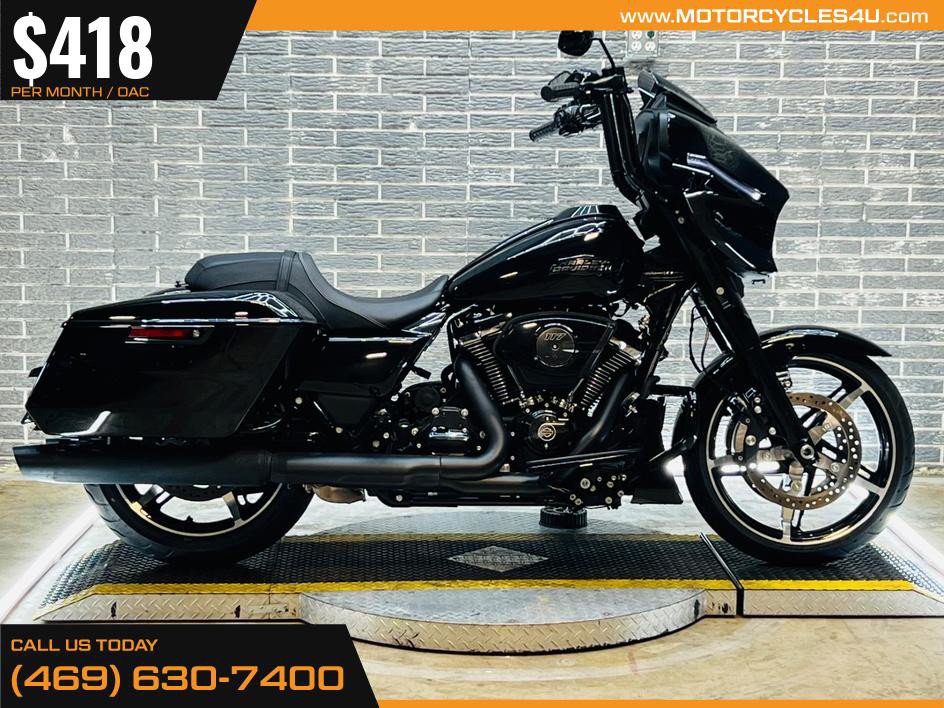 Street Glide®