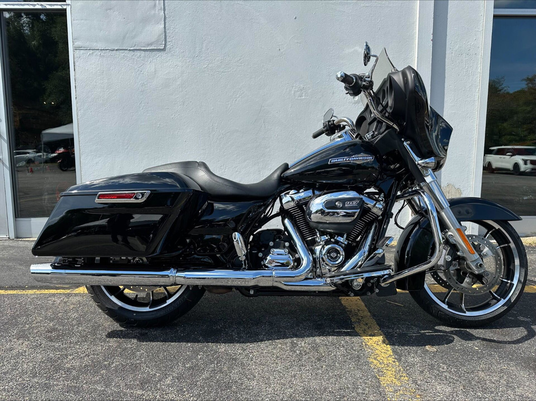 Street Glide®