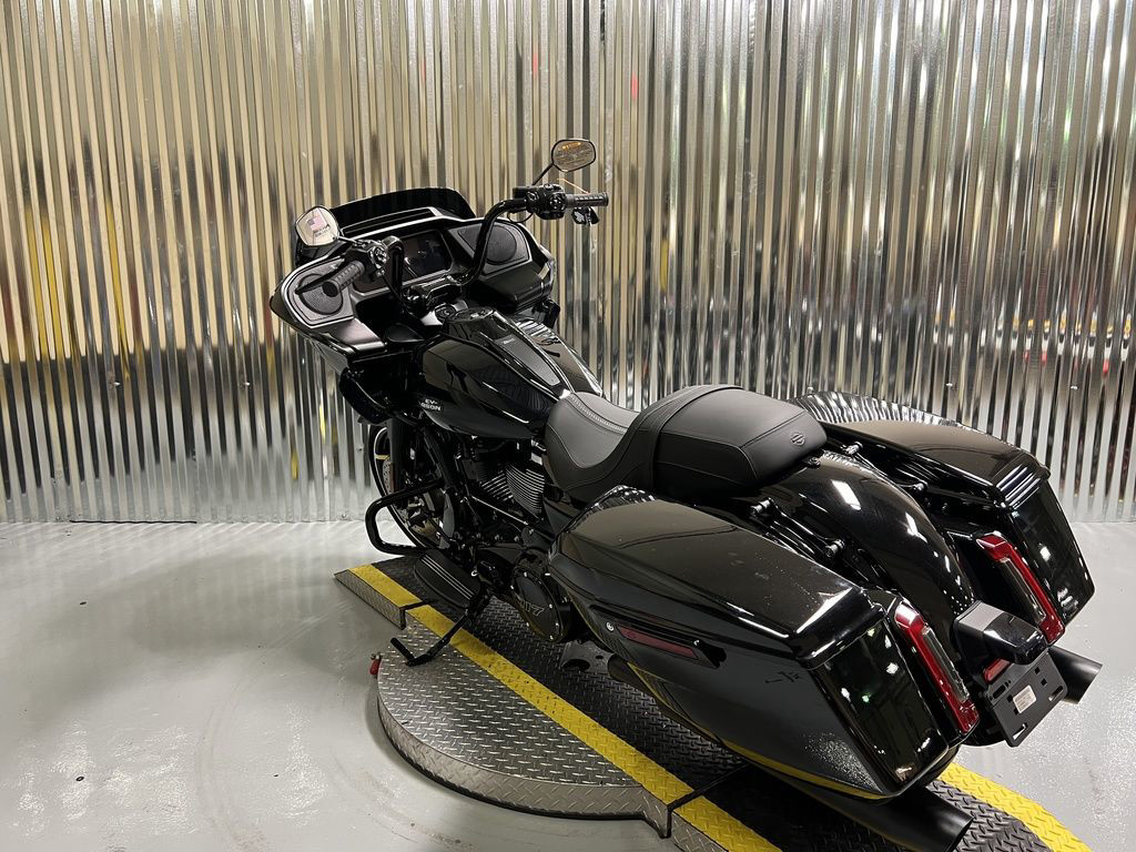 Road Glide®