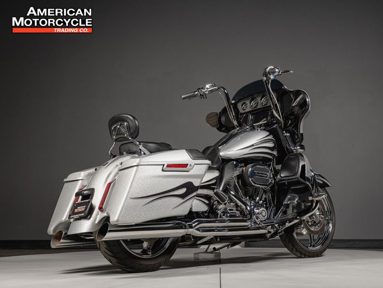 CVO® Street Glide®