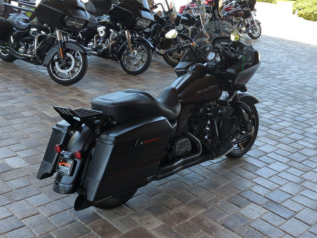 Road Glide® Custom