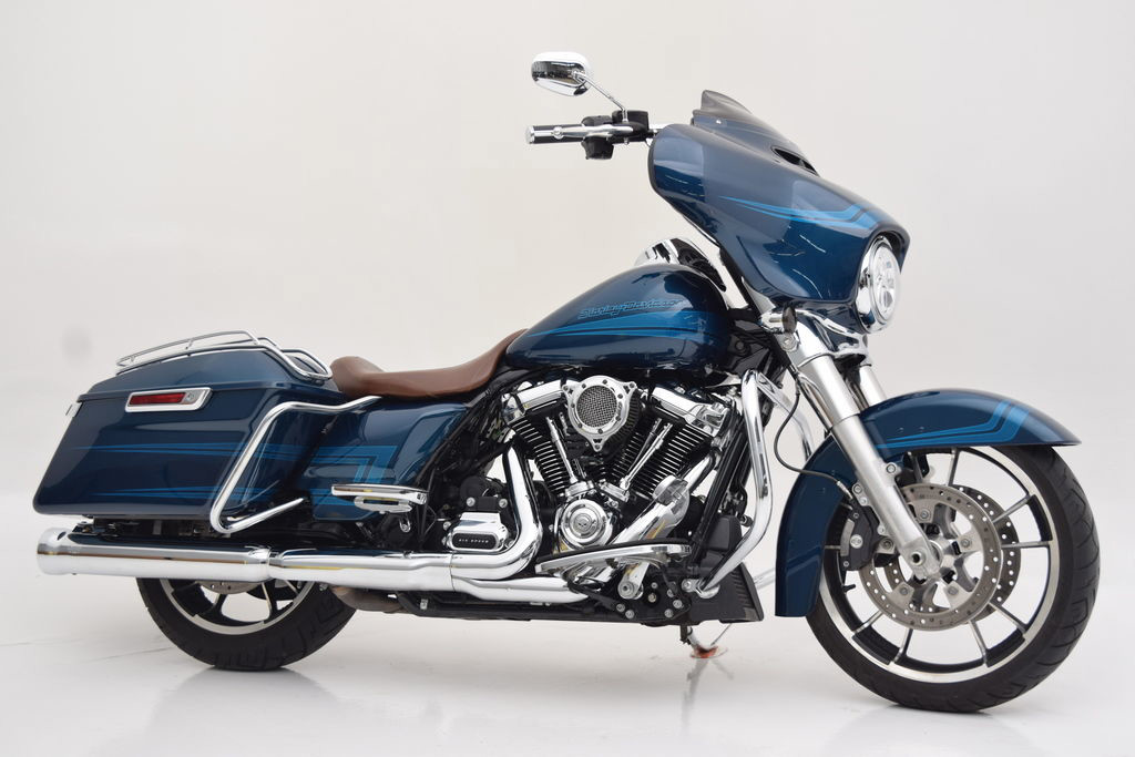 Street Glide®